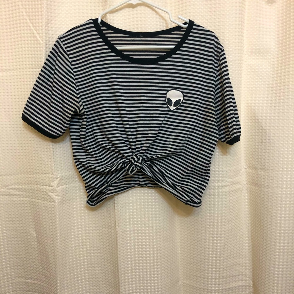 Black and white short sleeve